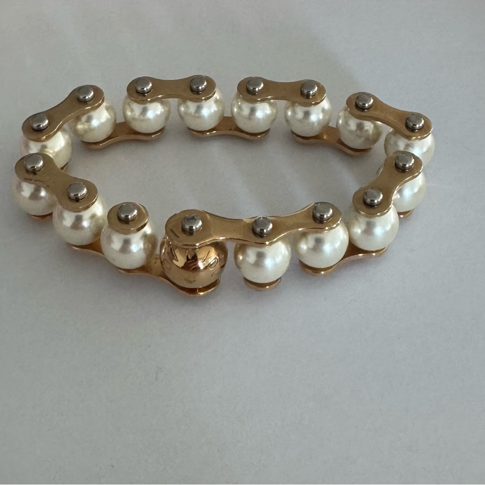 LV Speedy Pearls One-Rank Bracelet